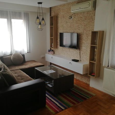 Apartment Aleksija Ni Екстериор снимка