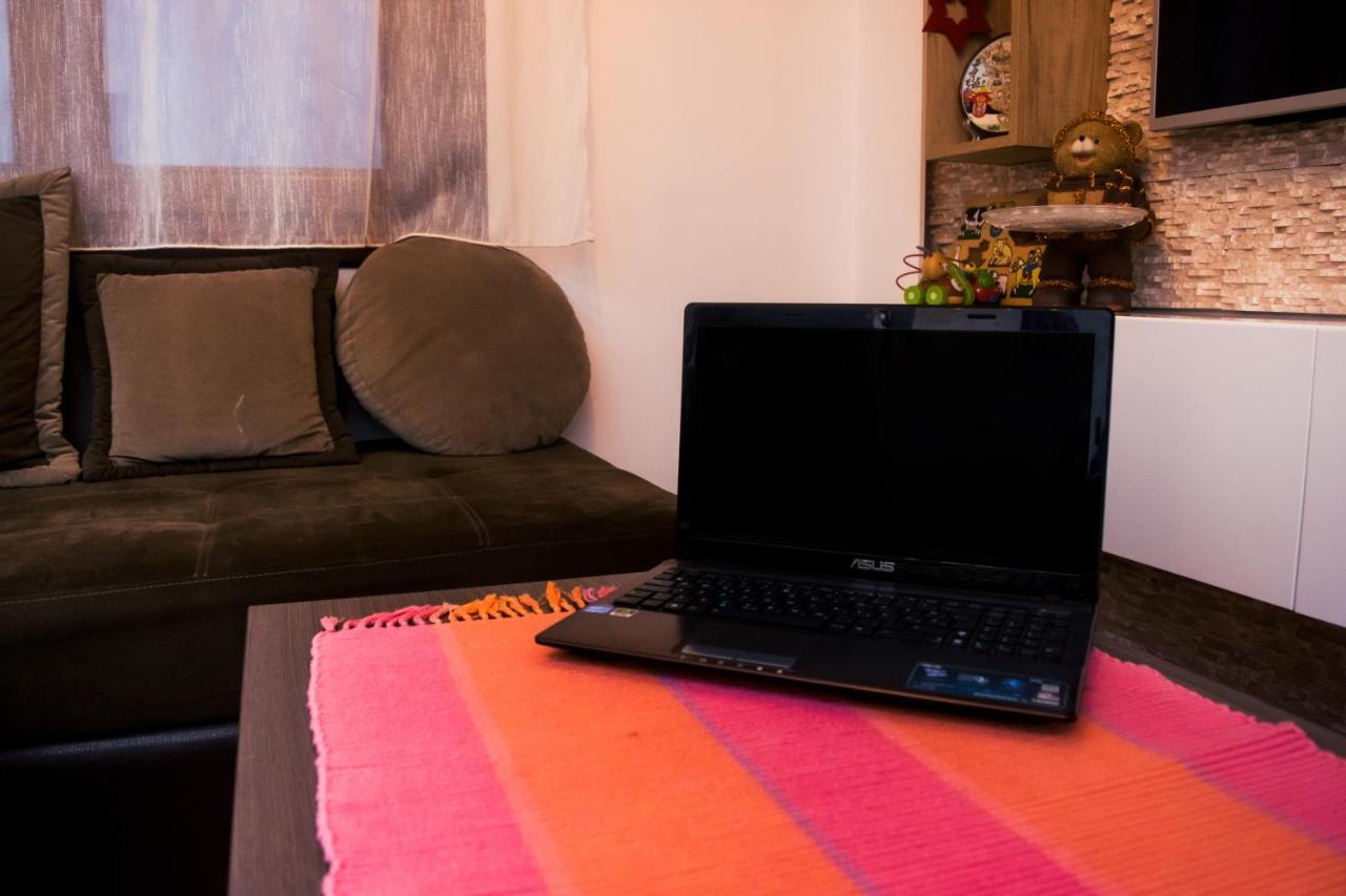 Apartment Aleksija Ni Екстериор снимка
