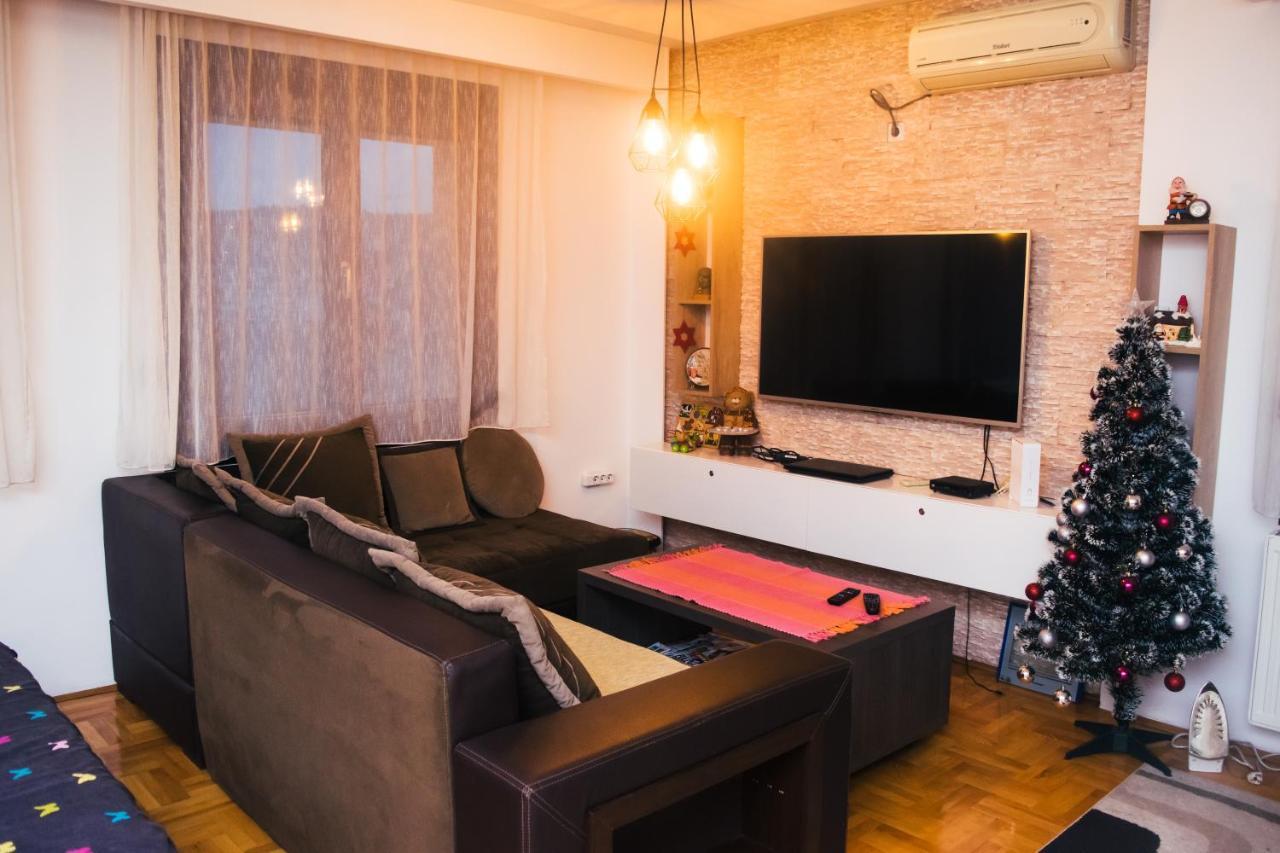 Apartment Aleksija Ni Екстериор снимка