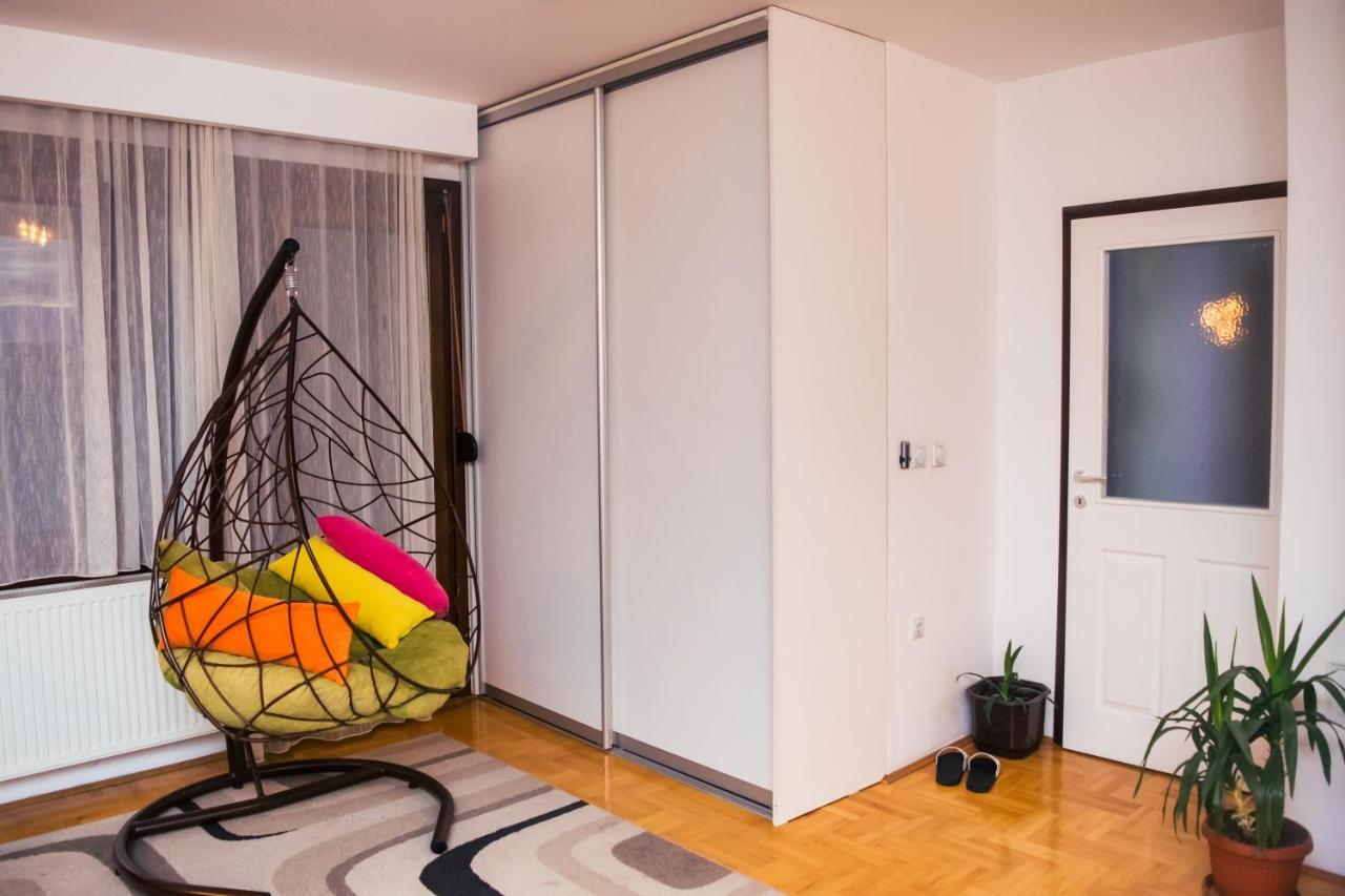 Apartment Aleksija Ni Екстериор снимка