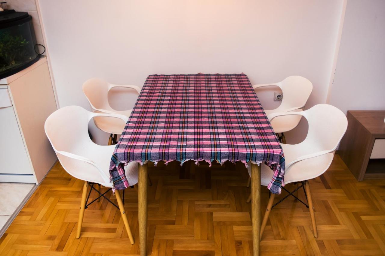 Apartment Aleksija Ni Екстериор снимка