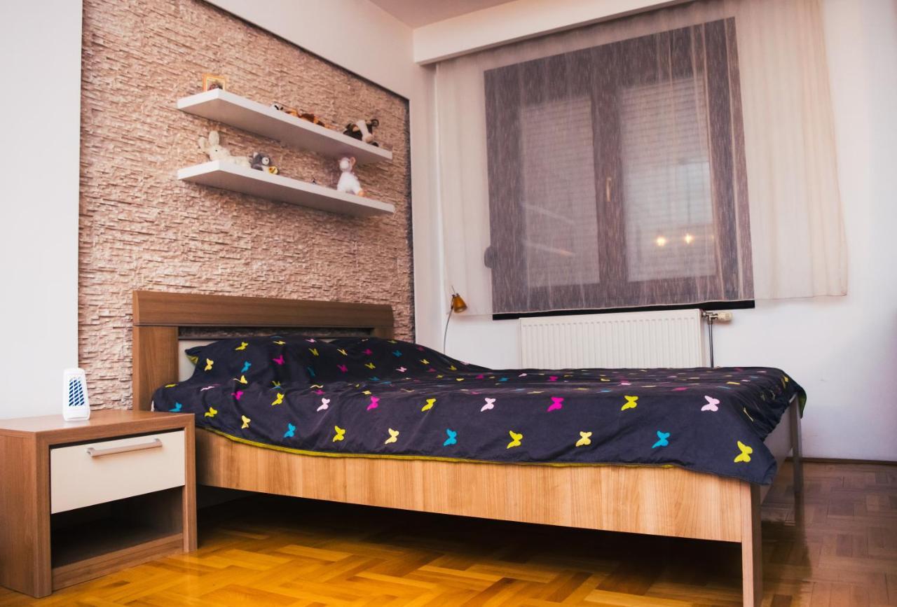 Apartment Aleksija Ni Екстериор снимка