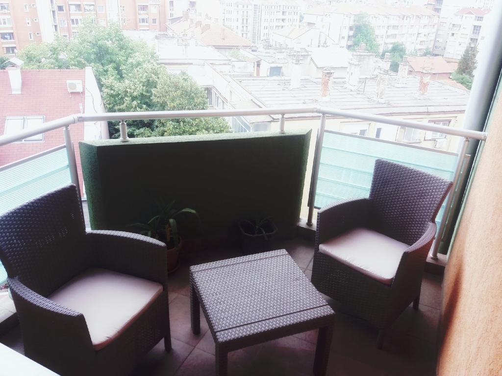 Apartment Aleksija Ni Екстериор снимка