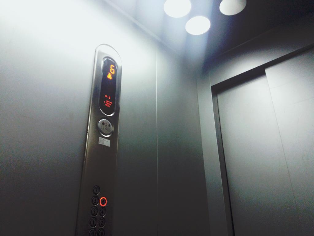 Apartment Aleksija Ni Екстериор снимка
