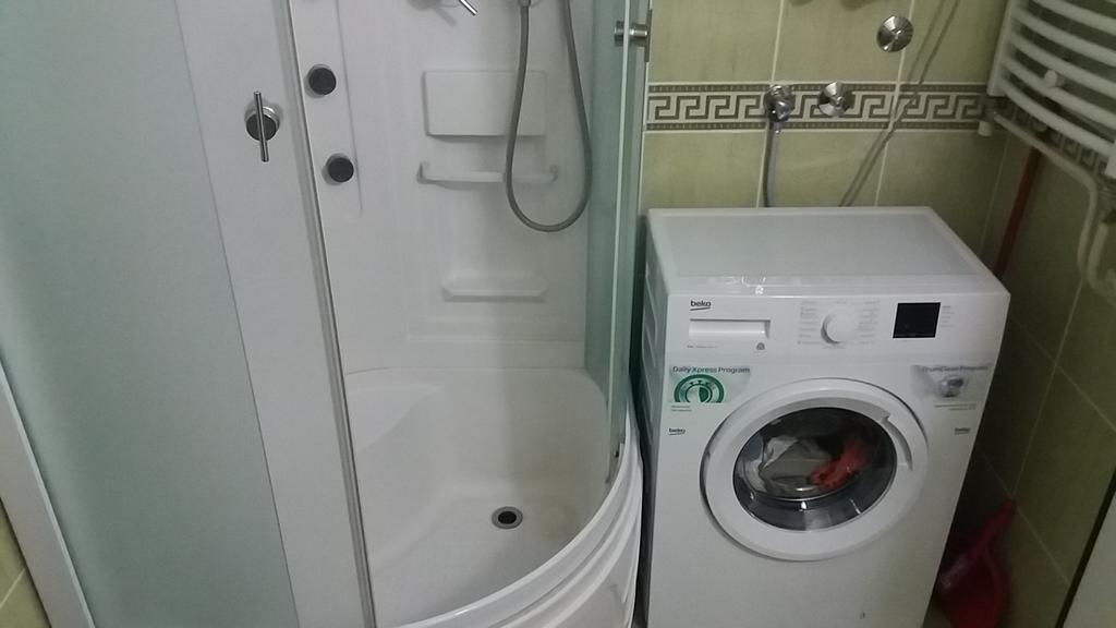 Apartment Aleksija Ni Екстериор снимка
