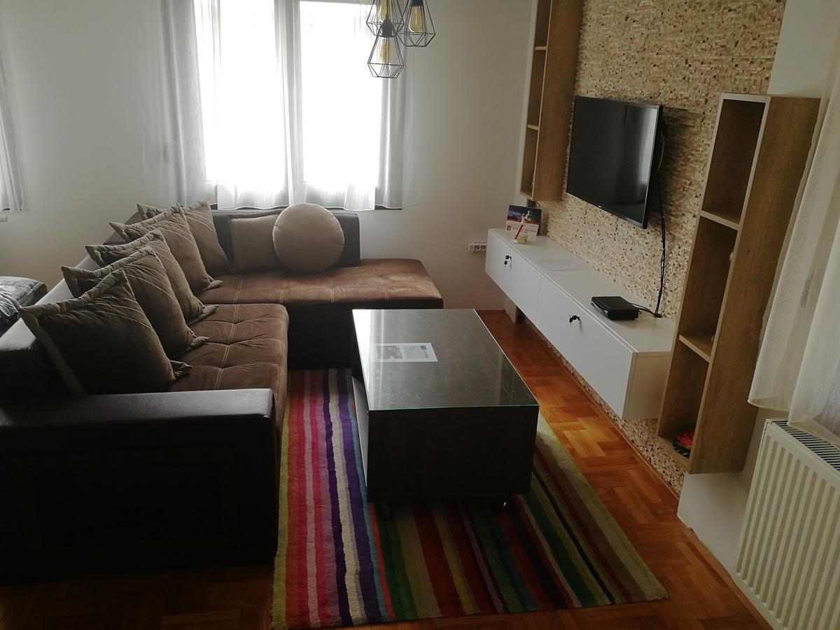 Apartment Aleksija Ni Екстериор снимка